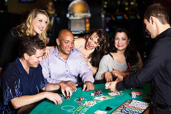 Psychology of Casino Games: How Game Design Exploits Cognitive Biases